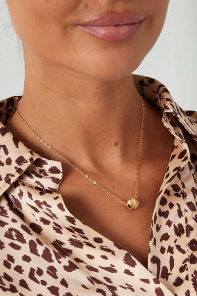 Collar charm redondo con estampado - Color plata h5 Imagen3